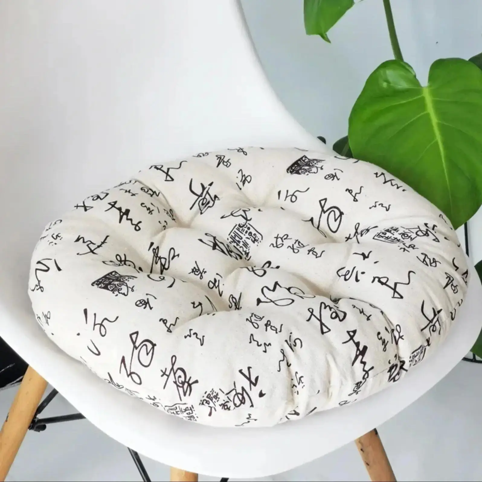 Japanese fabric cushion 'Kiruto' - Image 3