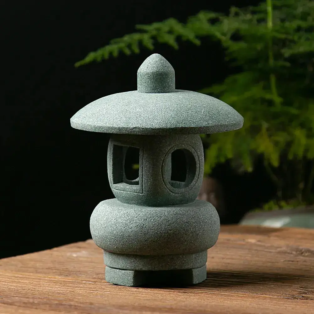 Japanese stone garden lantern - Image 3