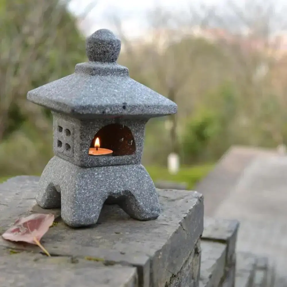 Decorative Japanese garden lantern - Image 4